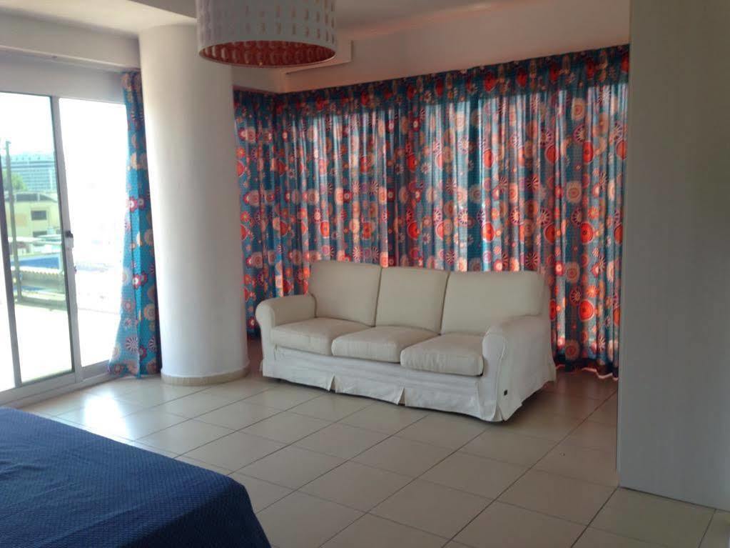 Marina Resart Rooms & Suite Naples Luaran gambar